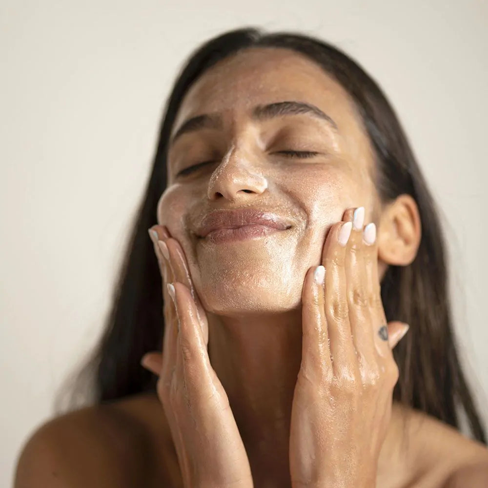 O Cosmedics Sale. O Cosmedics Gentle Antioxidant Cleanser for everyday use. This O Cosmedics cleanser contains Niacinamide. Plumps fine lines and hydrates.