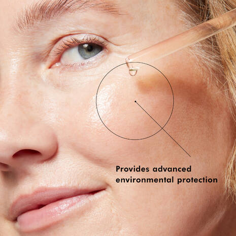 SkinCeuticals C E Ferulic Vitamin C Serum is a high potency serum with a combination of powerful antioxidants to protect skin against atmospheric ageing.
15% pure vitamin C (L-ascorbic acid), 1% vitamin E (alpha tocopherol), and 0.5% ferulic acid work in combination to protect against environmental damage and premature signs of ageing caused by free radical damage from UV rays, infrared radiation (IRA), and ozone pollution (O3).