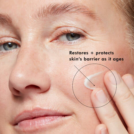 SkinCeuticals Triple Lipid Restore 2:4:2 is an anti-ageing cream for dry skin formulated in an optimised concentration of lipids: 2% pure ceramides, 4% natural cholesterol, and 2% fatty acids.
This unique anti-ageing face cream contains a 2:4:2 cholesterol-dominant ratio to help restore the external moisture barrier of the skin and support natural self-repair, while potently nourishing ageing skin for improvement in visible signs of accelerated ageing.