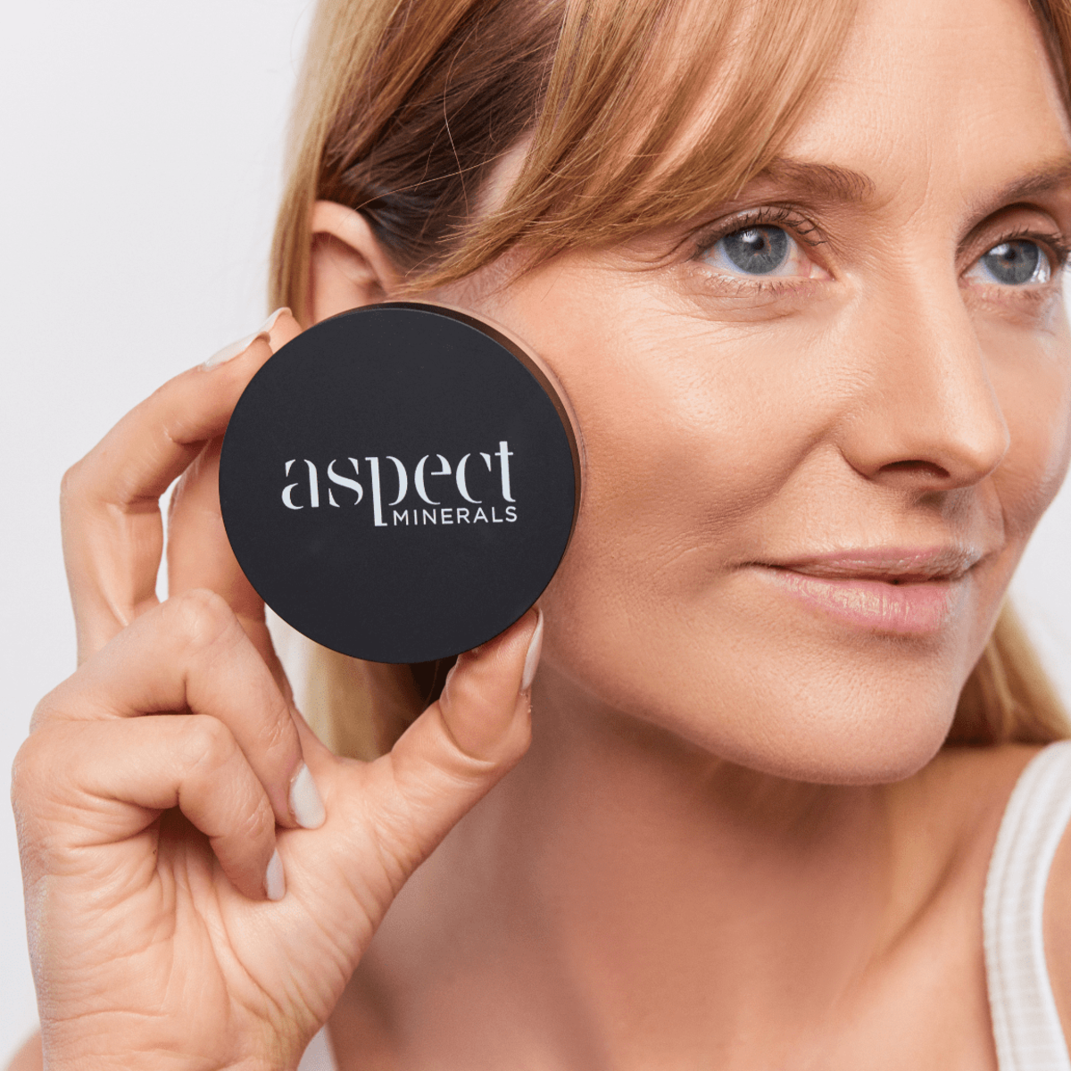 Aspect Minerals Powder Three Medium Neutral lightweight mineral foundation for a naturally luminous complexion with breathable coverage and a polished skin finish.