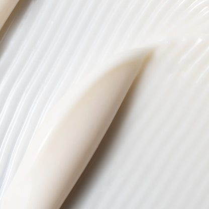 Cosmedix Elite Alt-A Daily Rejuvenating Moisturiser texture with bakuchiol and ectoin for smoother, hydrated and radiant skin.