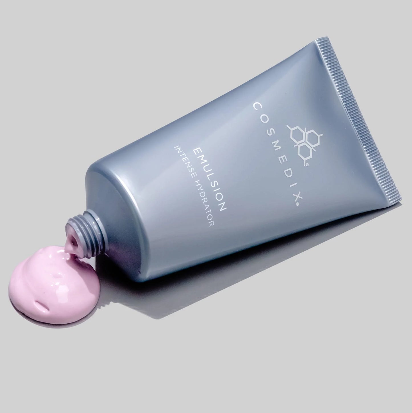 Cosmedix Emulsion Intense Hydrator creamy texture with moisture-locking Liquid Crystal Technology.