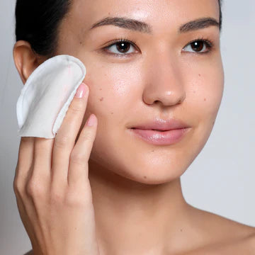 Cosmedix Prep & Reset lactic acid exfoliating facial pads for dull congested skin, uneven tone and post-cleanse skin renewal.