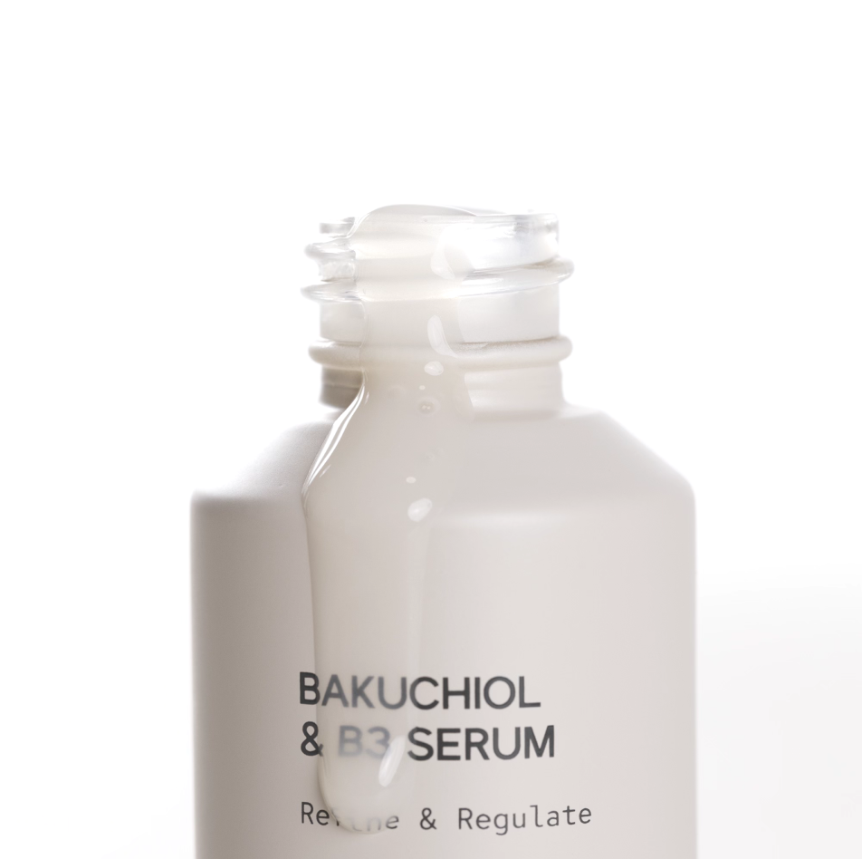 INSKIN.CO Bakuchiol & B3 Serum styled image highlighting plant-based bakuchiol and vitamin B3 serum for even skin tone.