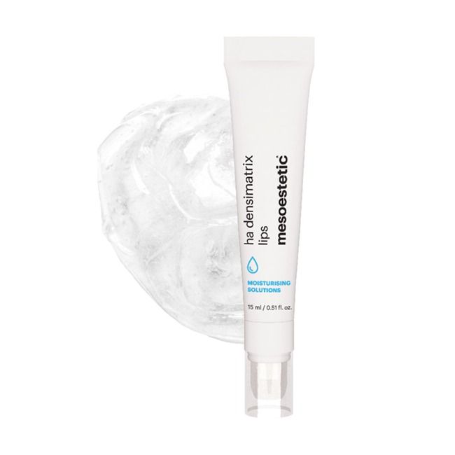 Hyaluronic acid lip treatment texture designed to deeply hydrate, nourish and support the lip barrier.