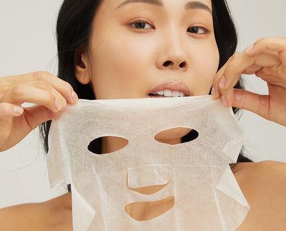 Neurocosmedics Sale. Neurocosmedics B3 Glow Sheet Mask is suitable for almost all skin types. Neurocosmedics B3 Glow Sheet Mask contains Niacinamide, Chamomile Extract, Fennel Seed Extract and Soybean Oil. Neurocosmedics B3 Glow Sheet Mask will brighten your complexion, increase hydration and give your skin a radiant glow.