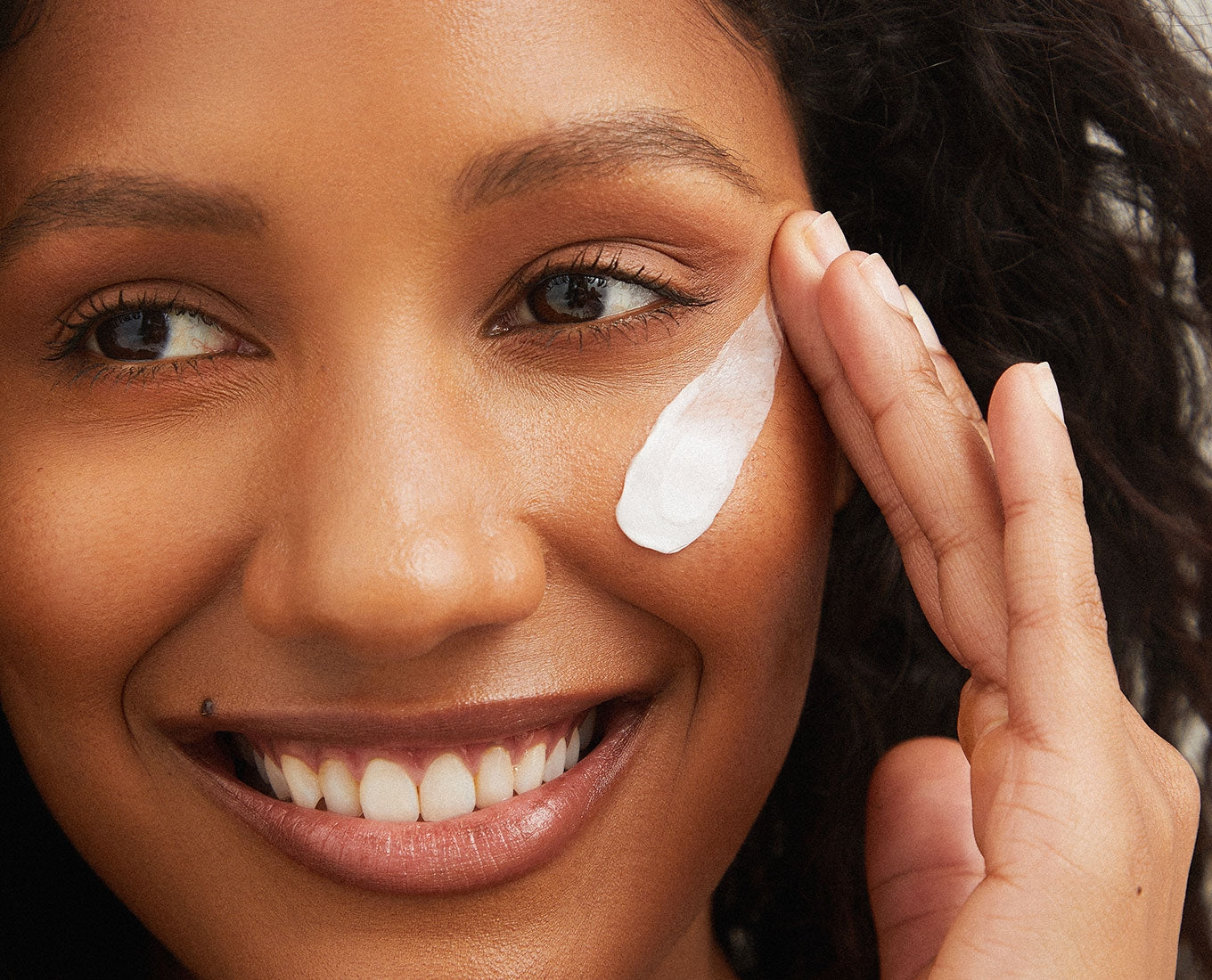 Neurocosmedics Sale. Neurocosmedics AAA & Brightening Cream is suitable for those seeking anti aging and looking to clear pigmentation and uneven skin tone. Neurocosmedics AAA & Brightening Cream contains Olive Oil, Shea Butter, Chicory Root Extract and Jojoba Seed Oil. Neurocosmedics AAA & Brightening Cream will lighten and brighten your complexion while stimulating collagen and elastin formation