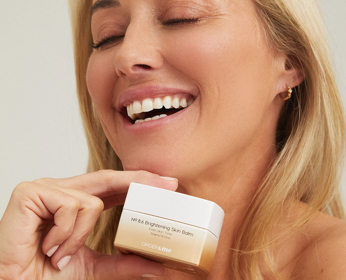 Neurocosmedics Sale. Neurocosmedics Brightenig Skin Balm is suitable for pigmented and uneven skin tones. Neurocosmedics Brightenig Skin Balm contains Marshmallow Root, Rice Bran, Licorice Root and Rosemary Leaf Extract. Neurocosmedics Brightenig Skin Balm will reduce pigmentation, regulate and normalise the production of melanin and inhibit Tyrosinase production