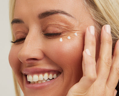 Neurocosmedics Sale. Neurocosmedics Quinoa Lift & Hydrate Eye Cream is suitable for most skin types. Neurocosmedics Quinoa Lift & Hydrate Eye Cream contains CobioLift, Pullulan, Sodium Hyaluronate and Quinoa Seed Extract. Neurocosmedics Quinoa Lift & Hydrate Eye Cream is a lightweight yet powerful eye gel-cream that visibly lifts, firms and tightens the skin around the delicate eye area