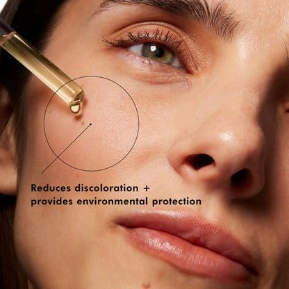 SkinCeuticals Phloretin CF to reduce discolouration and provide environmental protection for brighter, more even-looking skin.