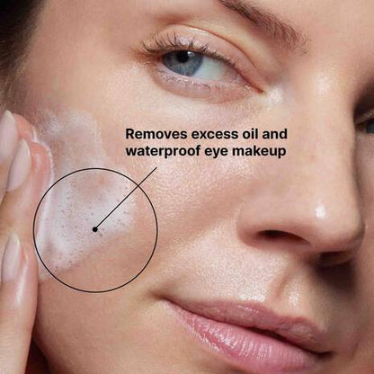 SkinCeuticals Simply Clean Gel Cleanser is a powerful makeup-removing cleanser formulated with an amino acid surfactant system and a 6% concentration combining sulfonic acid (HEPES), glycerin, chamomile and aloe extracts, orange oil, and citric acid to gently exfoliate uneven or rough skin.