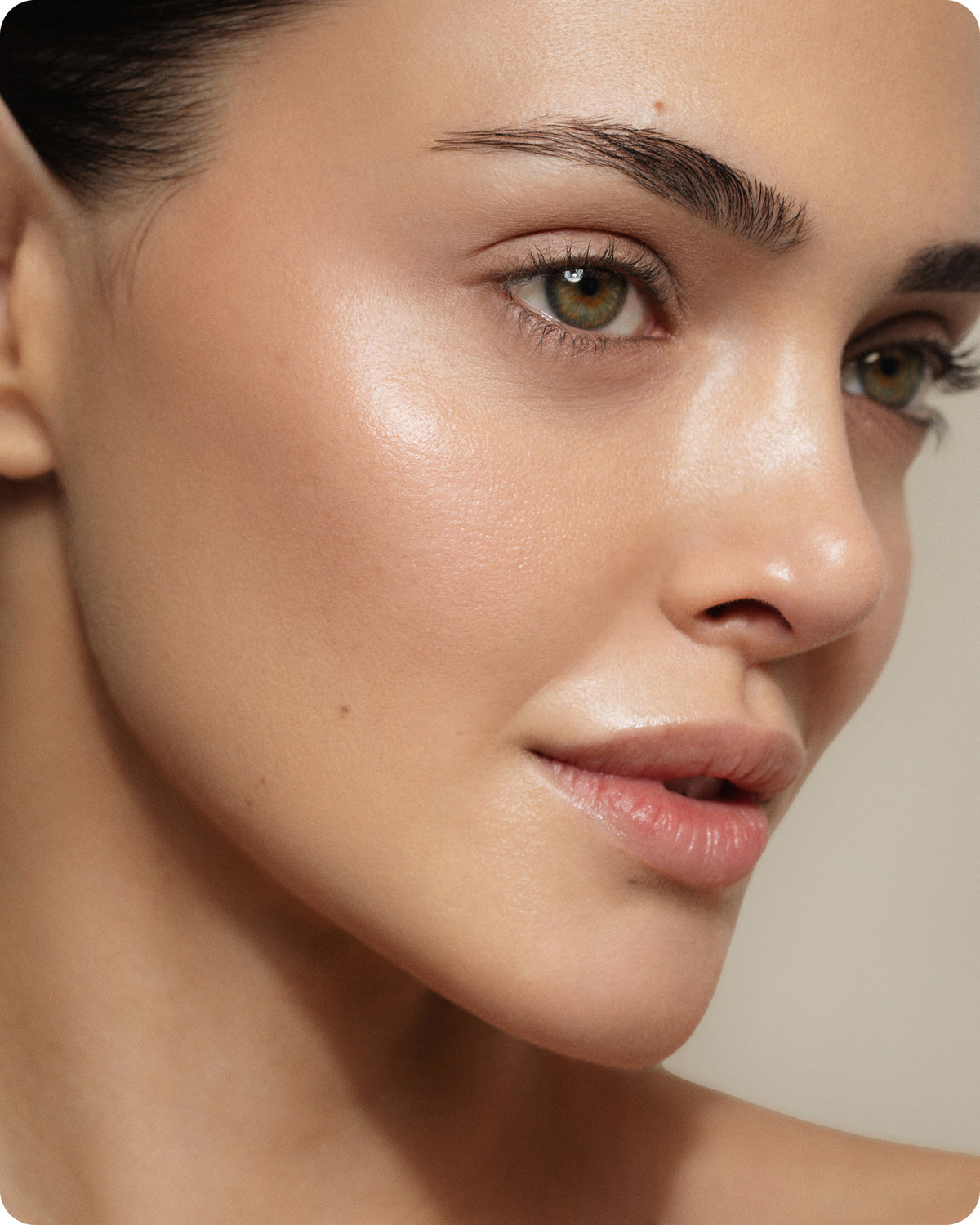 Ultraceuticals B² Hydrating Replenishing Facial Lotion for smoother, hydrated skin with a lightweight finish suited to normal and combination skin.