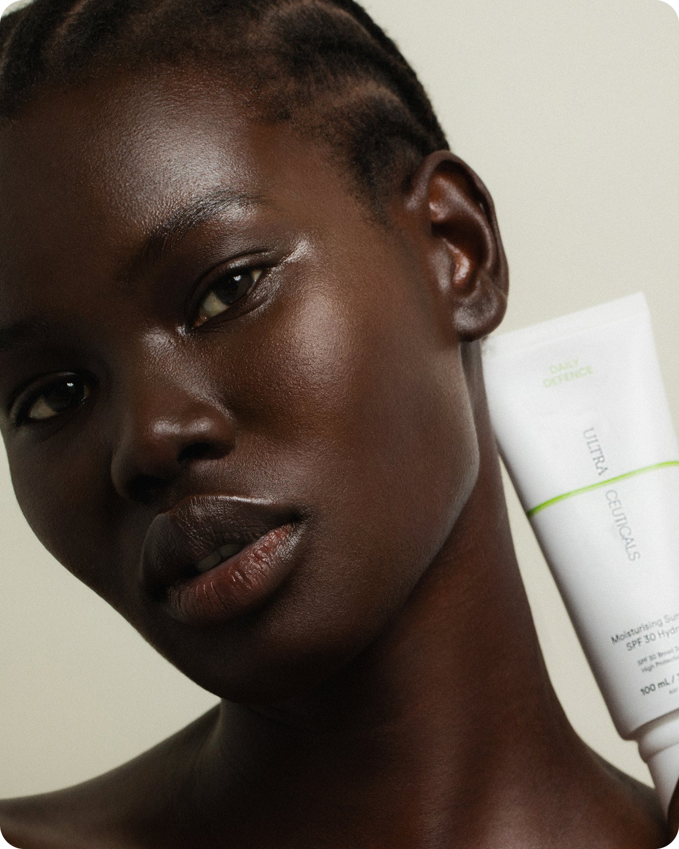 Ultraceuticals Daily Defence Moisturising Sunscreen SPF 30 Sheer Tint for smooth, radiant and naturally even-looking skin.
