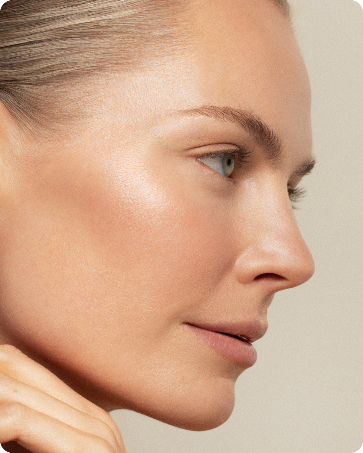 Ultraceuticals Lumi Bright 3 in 1 Brightening Facial Moisturiser for visibly brighter, smoother and more luminous skin.