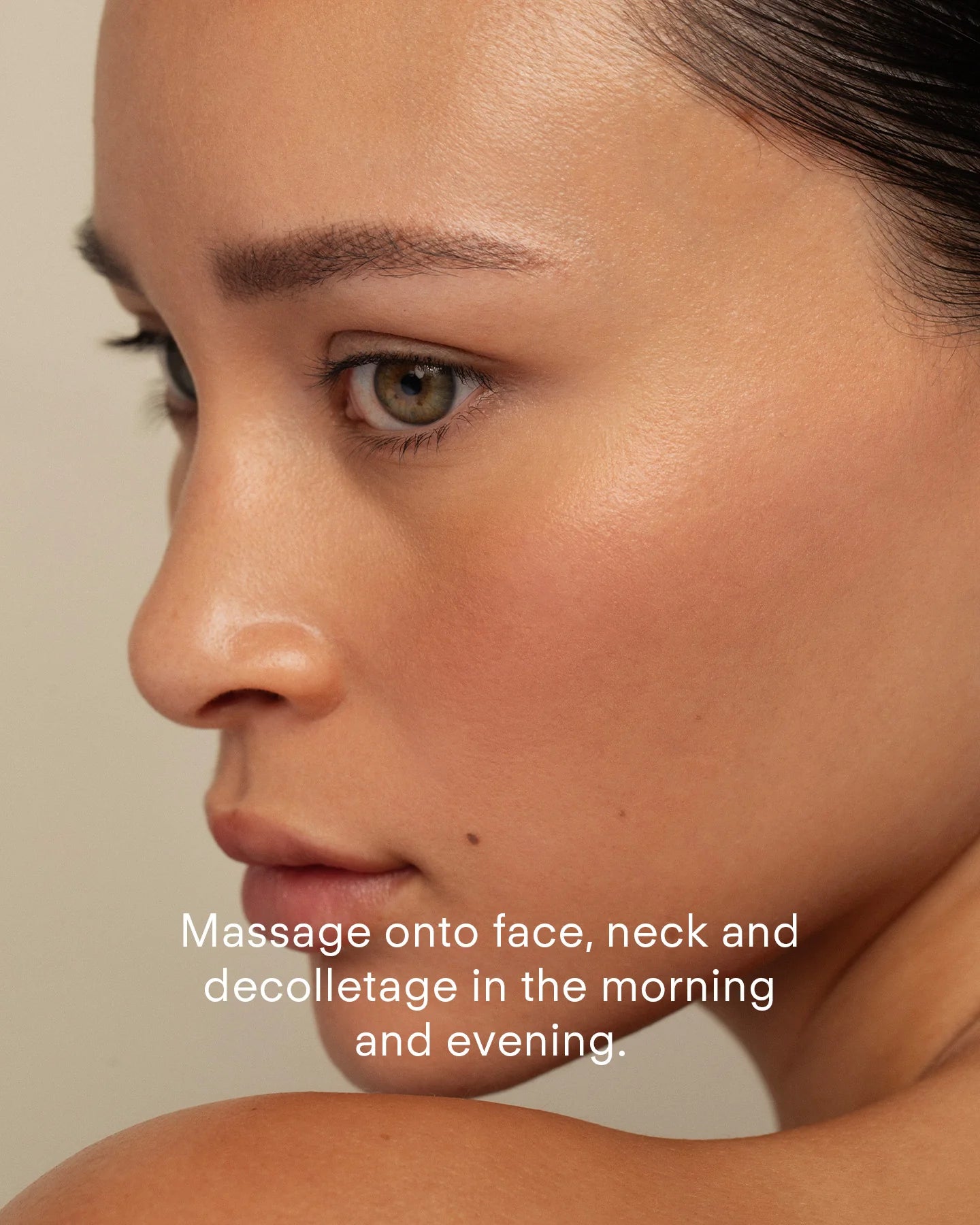 UUltraceuticals Ultra Brightening Moisturiser Cream daily application for face, neck and decolletage to hydrate, nourish and support a smoother, more luminous complexion.