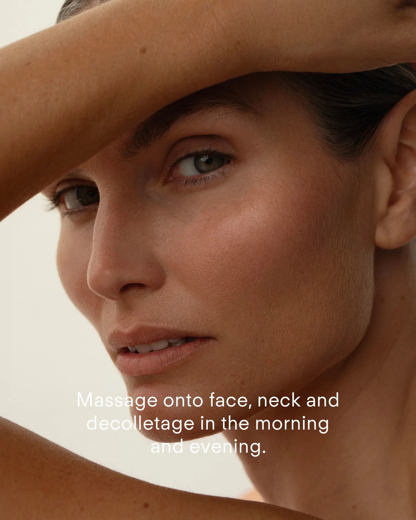 Ultraceuticals Ultra Moisturiser Cream how to use morning and evening over face neck and decolletage for daily hydration.