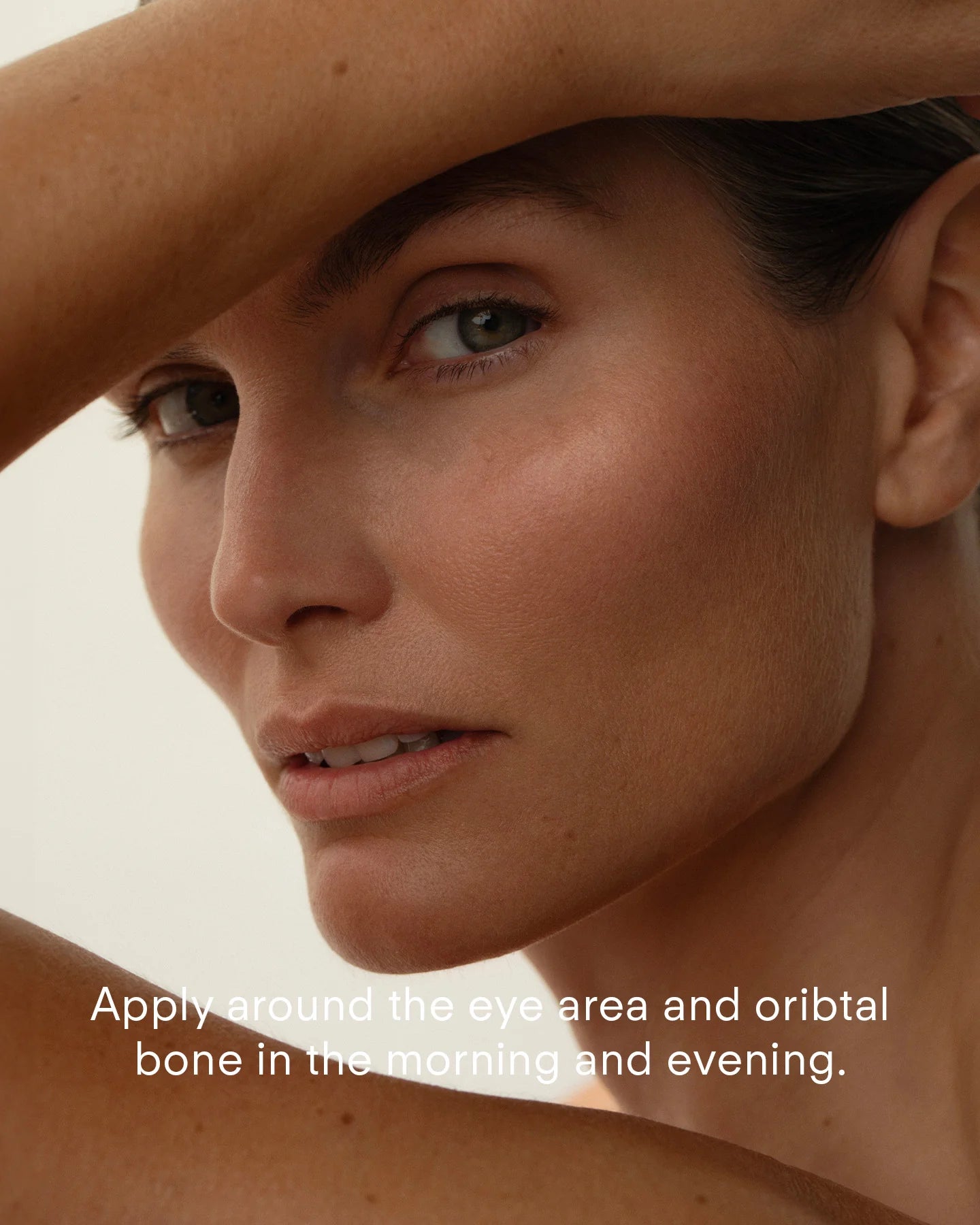 Ultraceuticals Ultra Moisturiser Eye Cream how to use around the eye area and orbital bone morning and evening.