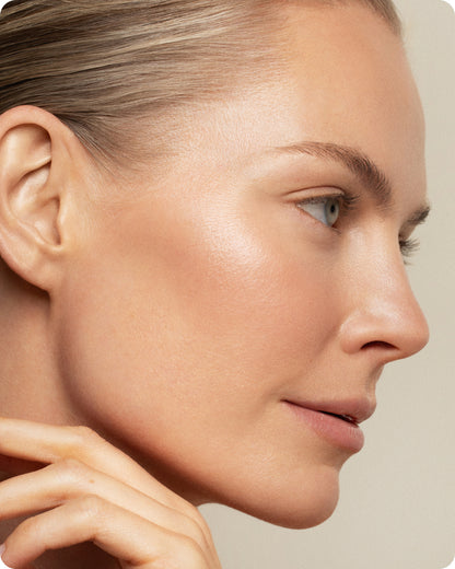 Ultraceuticals Z Clear Treatment Facial Lotion for refining uneven texture, reducing congestion and improving skin clarity.