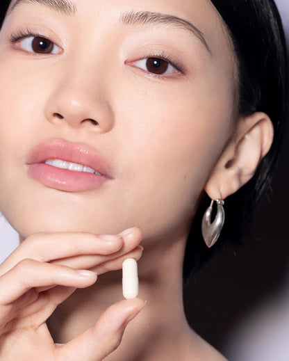 Vida Glow Advanced Repair Luminous lifestyle image reflecting ingestible support for skin brightness, glow and overall complexion clarity.